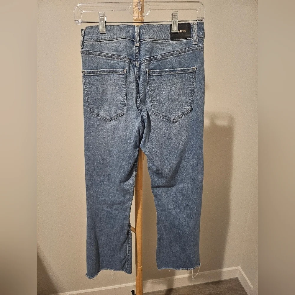 Express Cropped Flare, Size 8